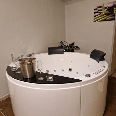 Residence Dobrovskeho Прага Екстериор снимка