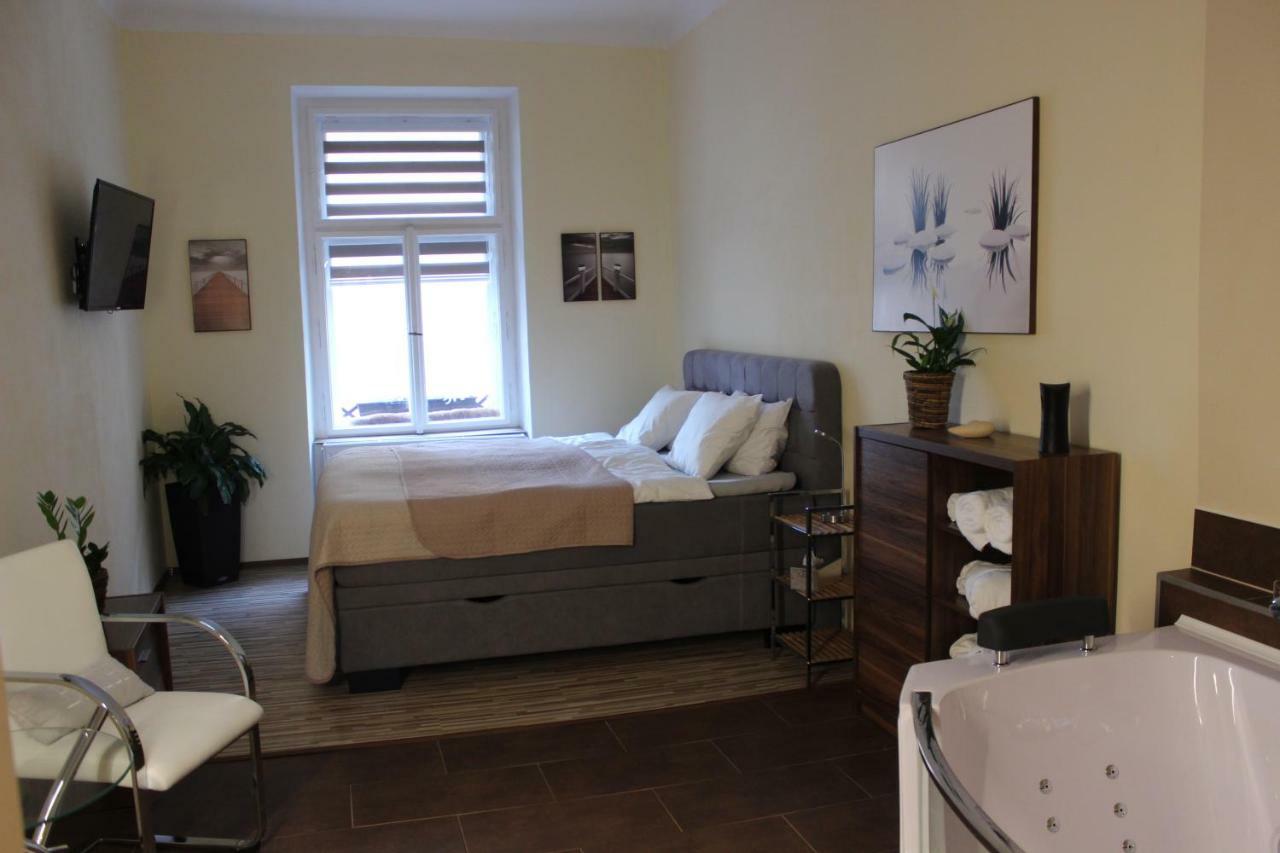 Residence Dobrovskeho Прага Екстериор снимка